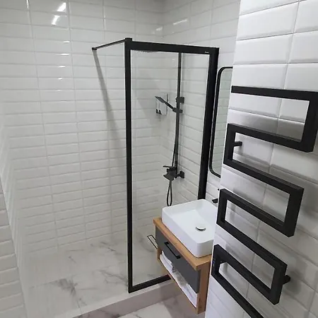 Bis Apartment *